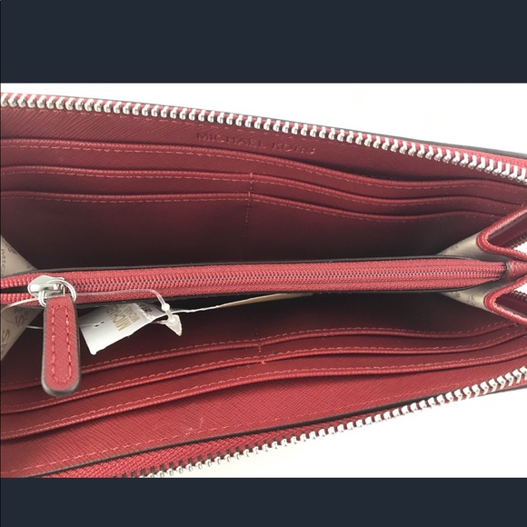 Gaby’sBags👜💕-NWT Michael Kors Zip Around Wallet - Picture 4 of 8